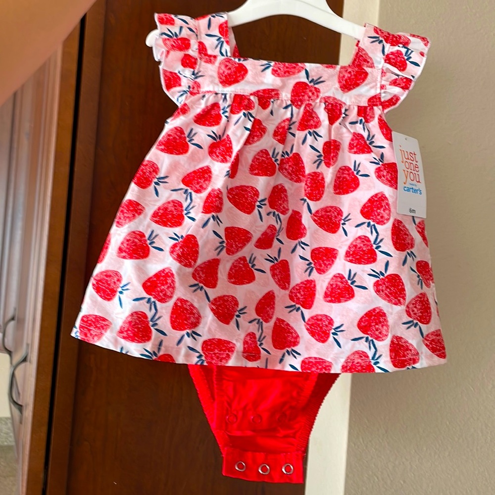 Infant girl’s 6m dress